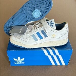 ADIDAS FORUM 84 LOW WHITE PULSE/BLUE- LEATHER/SUEDE SNEAKERS!